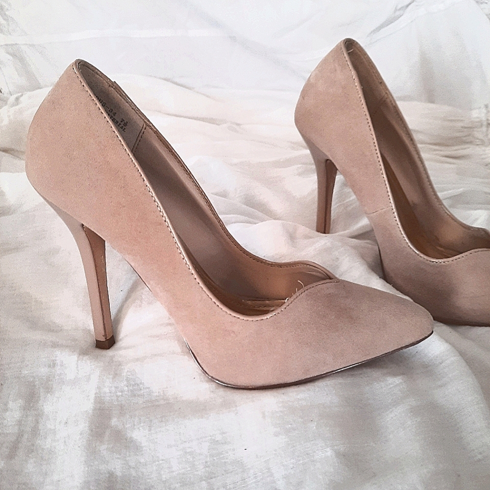 Anne Michelle 7.5 pink nude/beige soft heels
